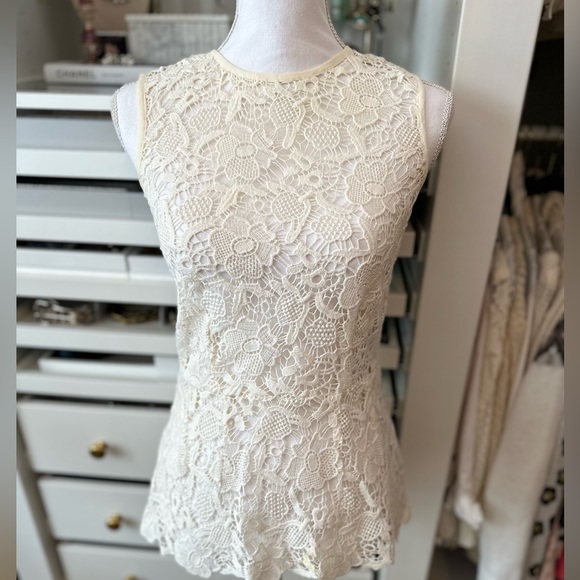 CAbi Open Knit Needle Lace Sleeveless Peplum Top ~Size XS.
Smoke Free home - Picture 2 of 3